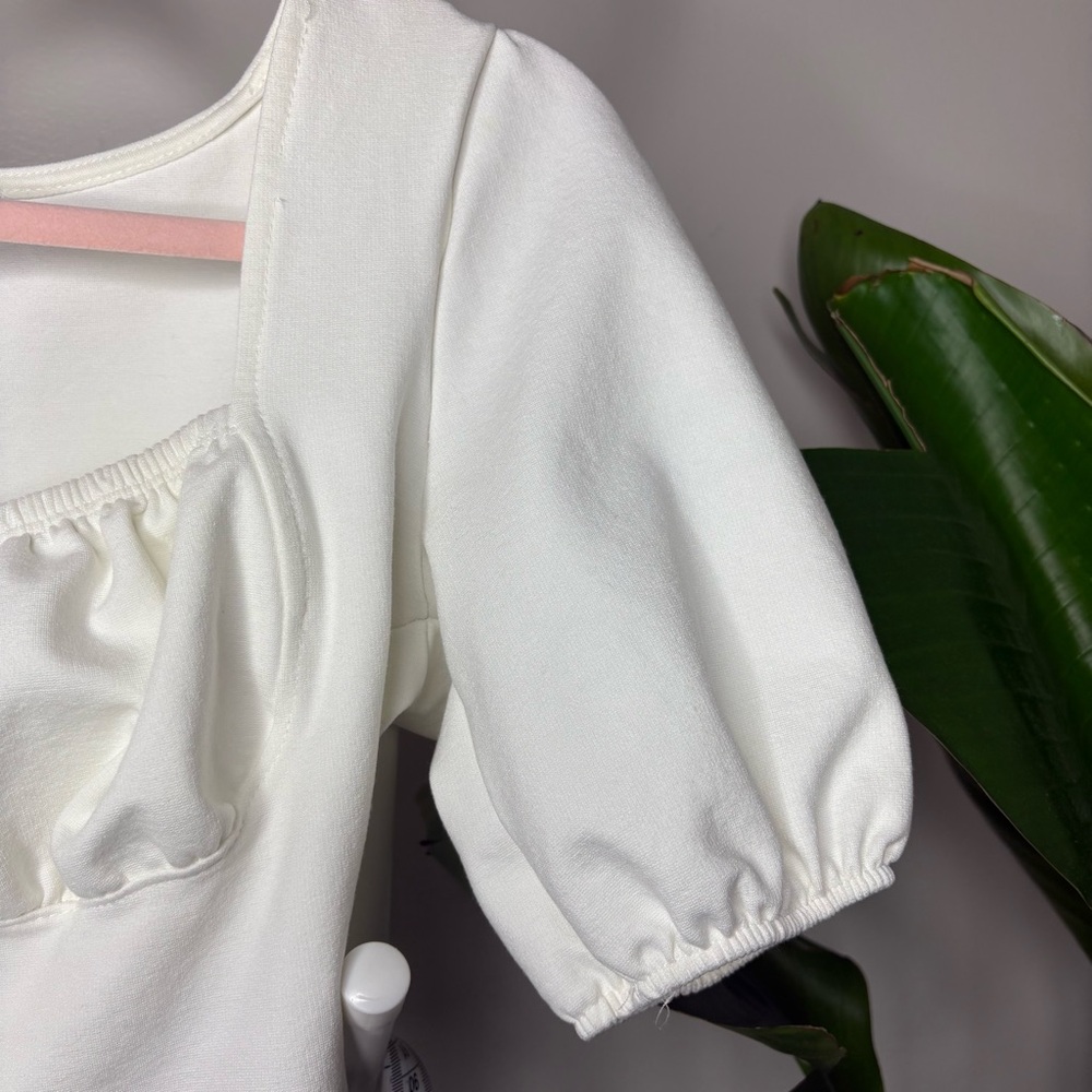 2/15$ ๐ Fashion Nova White Puff Sleeve Fitted Blouse - Picture 5 of 7
